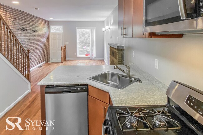 Foto del edificio - This beautiful 3 BR 2 BA home is perfect f...