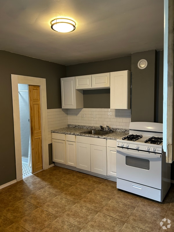 Building Photo - 1518 Meylert Ave