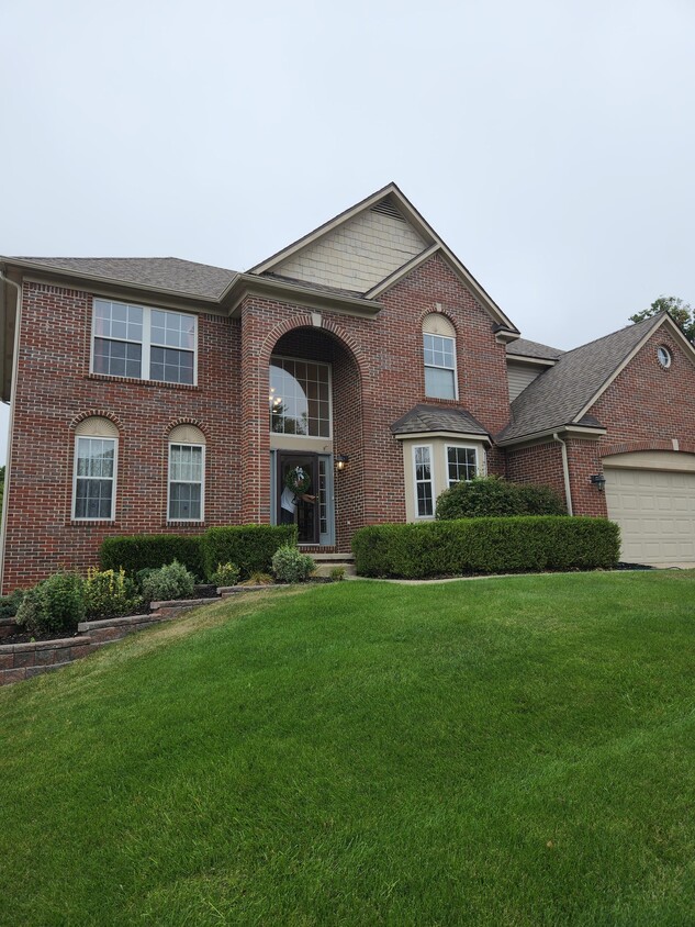 Primary Photo - 2270 Hickory Point Dr