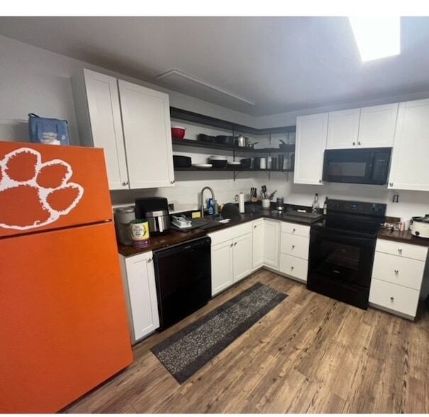 Foto del edificio - 220 Campus Dr