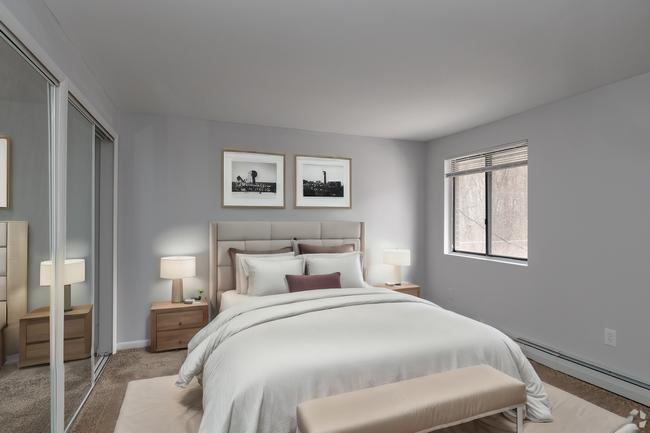 Bright, Airy Bedroom with Great Closet - Wood Wind Gardens