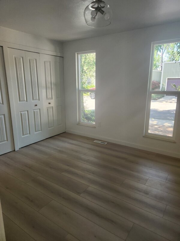 Foto del edificio - 6932 Totara Pl