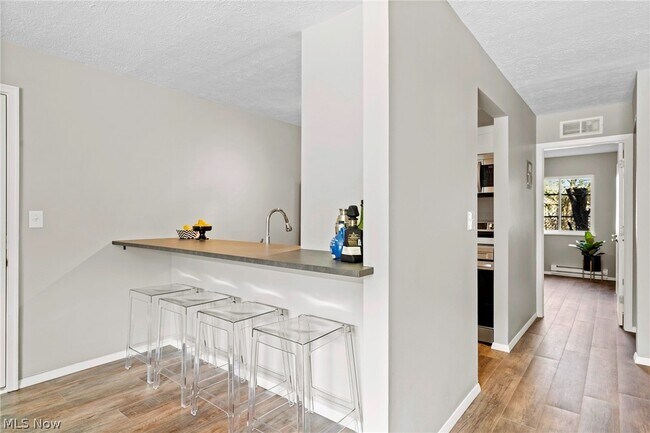 Foto del edificio - 10524 Clifton Blvd