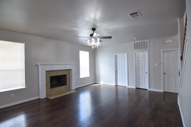 Building Photo - 5910 Flag Stone Dr