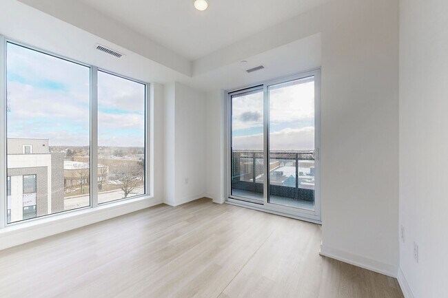 Photo du bâtiment - 9751 Markham Rd