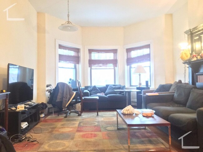 Foto del edificio - Brookline 4Bed / 3Bath close to BU!!! Amaz...