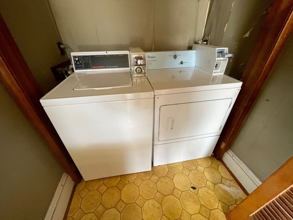 Primary Photo - 316 W 2nd