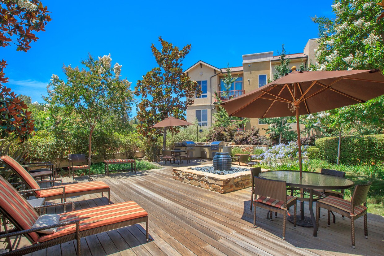 Serrano Luxury Homes and Garden Apartments in Encino, CA