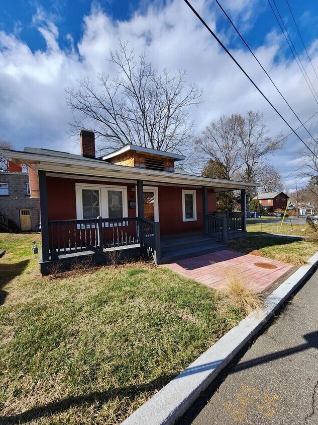 West Asheville Bungalow House for Rent in Asheville, NC