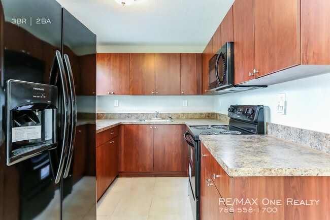 Foto del edificio - 1390 NW 200th St