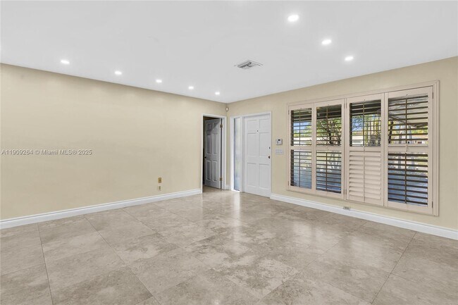 Foto del edificio - 2114 N 44th Ave