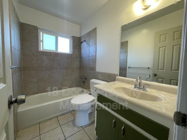 Building Photo - 4069 Marlborough Ave