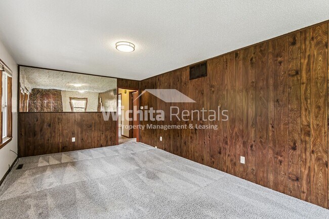 Foto del edificio - 525 S Derby Ave