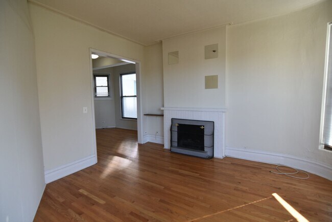 Foto del edificio - 902 W Belmont Ave