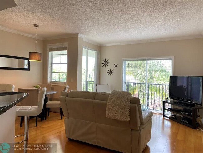 Foto del edificio - 3205 NE 184th St