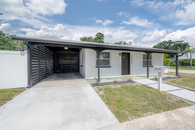 Foto del edificio - 2400 34th Ave N