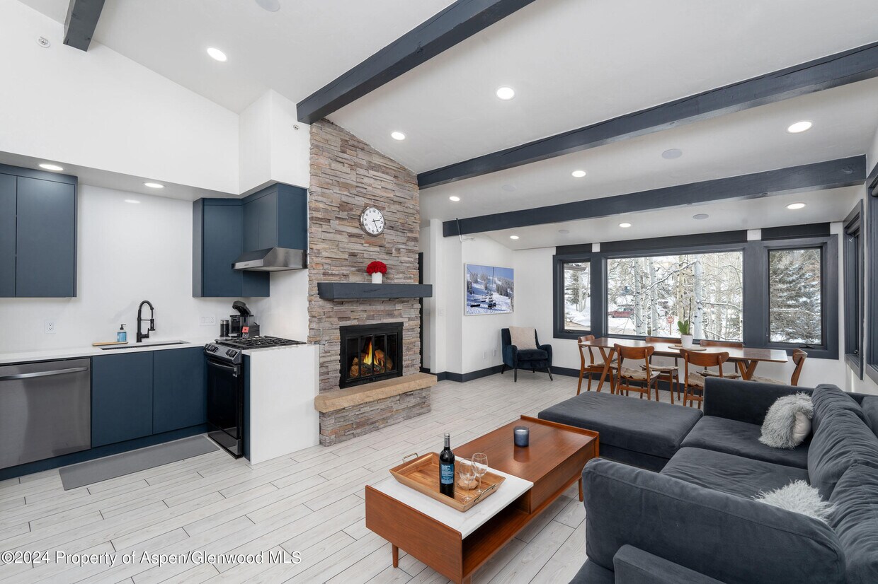 Foto principal - 600 Carriage Way