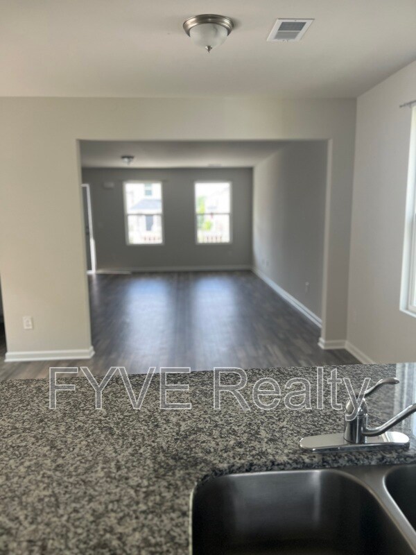Building Photo - 19 Island Breeze Ln