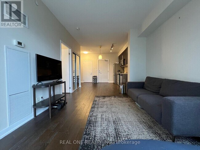 Building Photo - 510 Curran Place