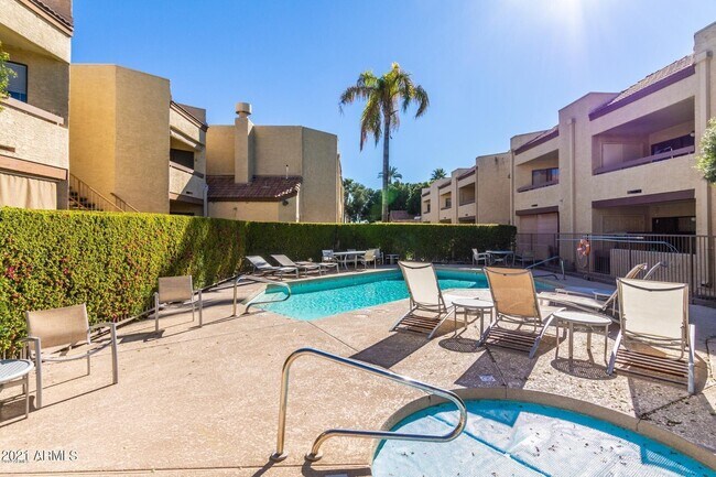 Foto del edificio - 2228 N 52nd St