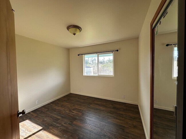 Foto del edificio - 15-1300 Railroad Ave. Keaau, HI 96749