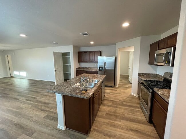 Building Photo - Three Bedroom | Two Bathroom Home in Magnolia