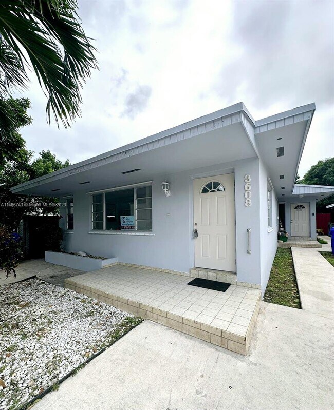 Foto del edificio - 3608 SW 25th St