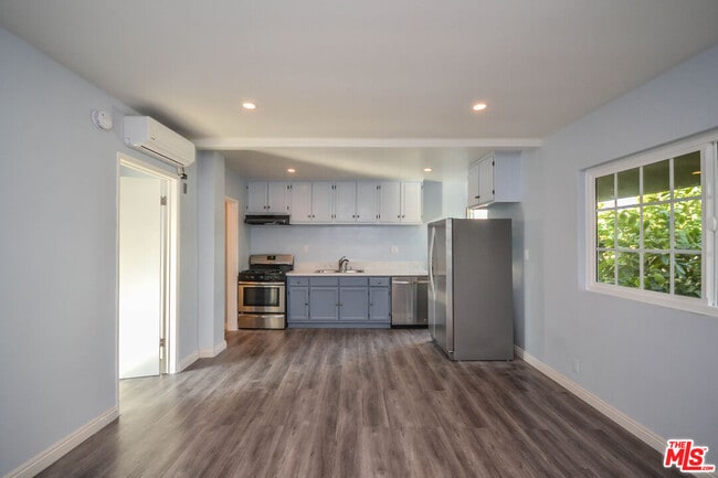 Foto del edificio - 1112 Ocean Park Blvd