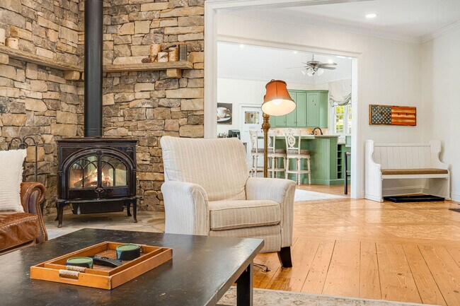 Foto del edificio - 800 Cane Creek Rd