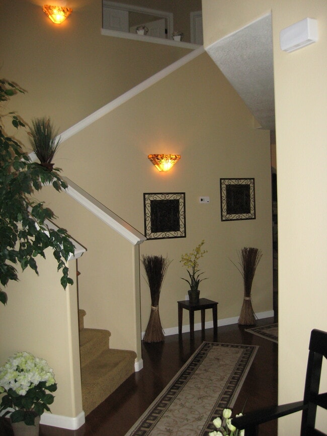 Foto del edificio - 657 Spring Valley Dr