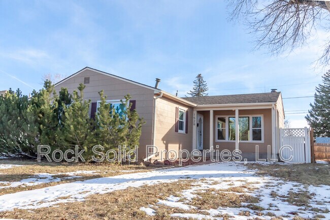 Foto del edificio - 1529 Walnut Dr