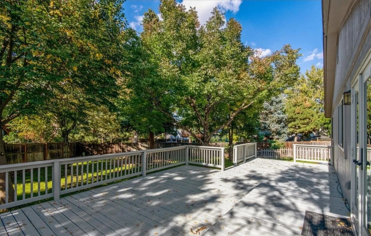 Foto principal - 2227 S Elkhart St