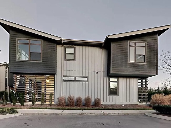 Building Photo - 2512 Colbert Dr