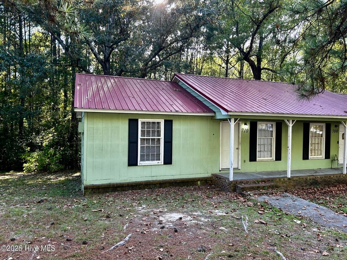 Primary Photo - 710 Pickett St