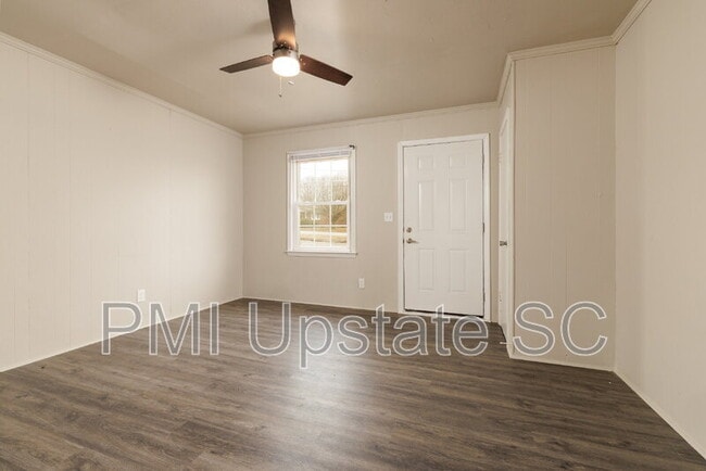 Foto del edificio - 101a Looneybrook Dr