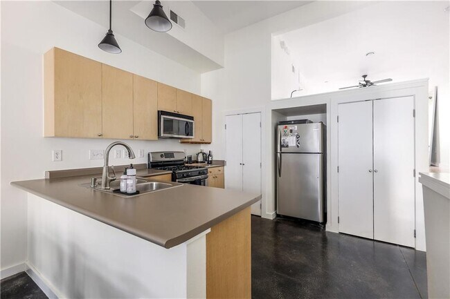 Foto del edificio - 1601 E 5th St