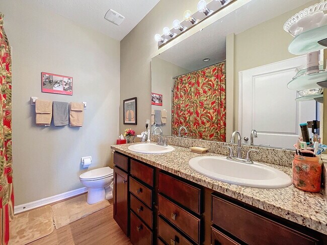 Owners Ensuite - 7888 Timberview Loop