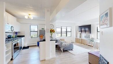 300 W 110th St