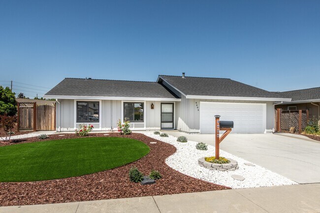 Photo - 3 bedroom, 2 bath home on a corner lot clo...