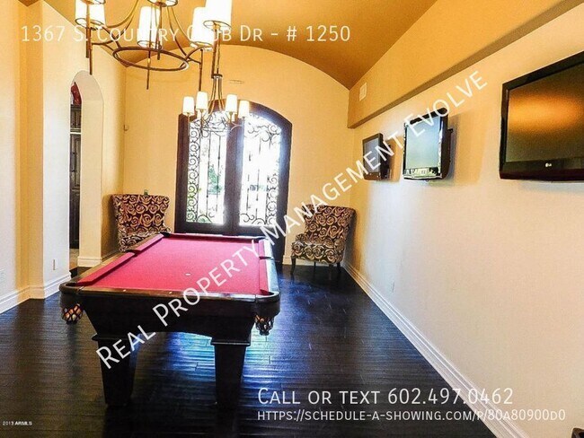 Foto del edificio - 1367 S Country Club Dr