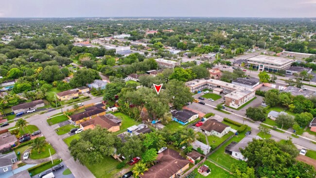 Foto del edificio - 6144 SW 30th St