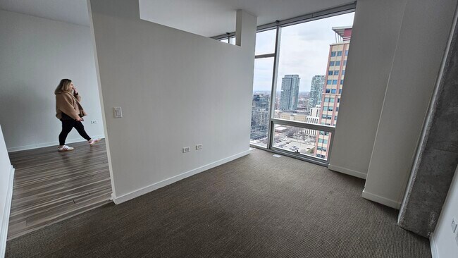 Foto del edificio - 128 W Chicago Ave