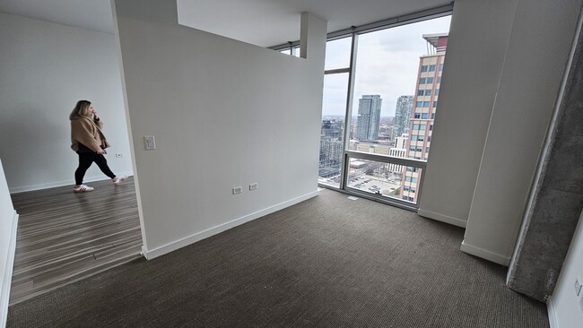 Photo - 128 W Chicago Ave Apartment