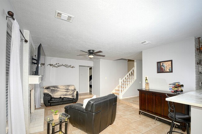 Foto del edificio - 17 S High Oaks Cir