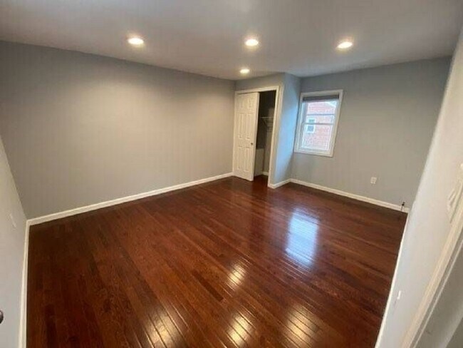 Foto del edificio - 4416 Plummer St