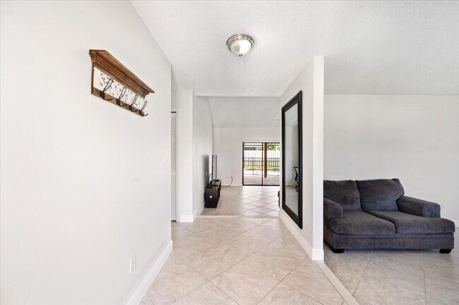 Foto del edificio - 1326 Pine Valley Dr
