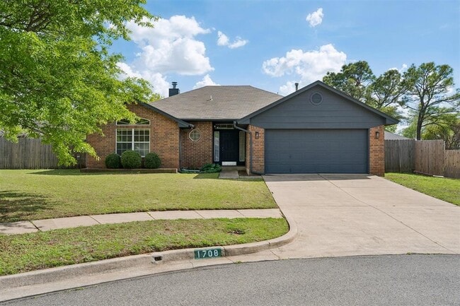 Foto del edificio - 1708 Creekside Ct