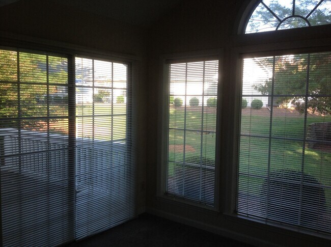 Building Photo - WESTRIDGE AT TANGLEWOOD!