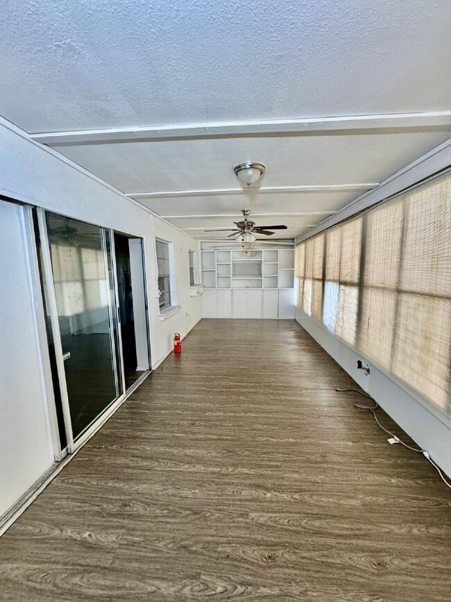 Building Photo - "Charming 2-Bed, 2-Bath Retreat in Palm Ha...