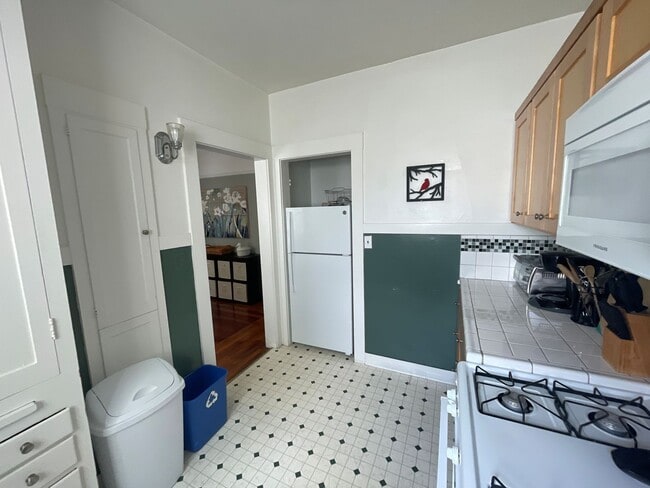 Building Photo - 1219 H St